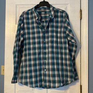 Van Heusen mens classic fit button down; size 17-17.5